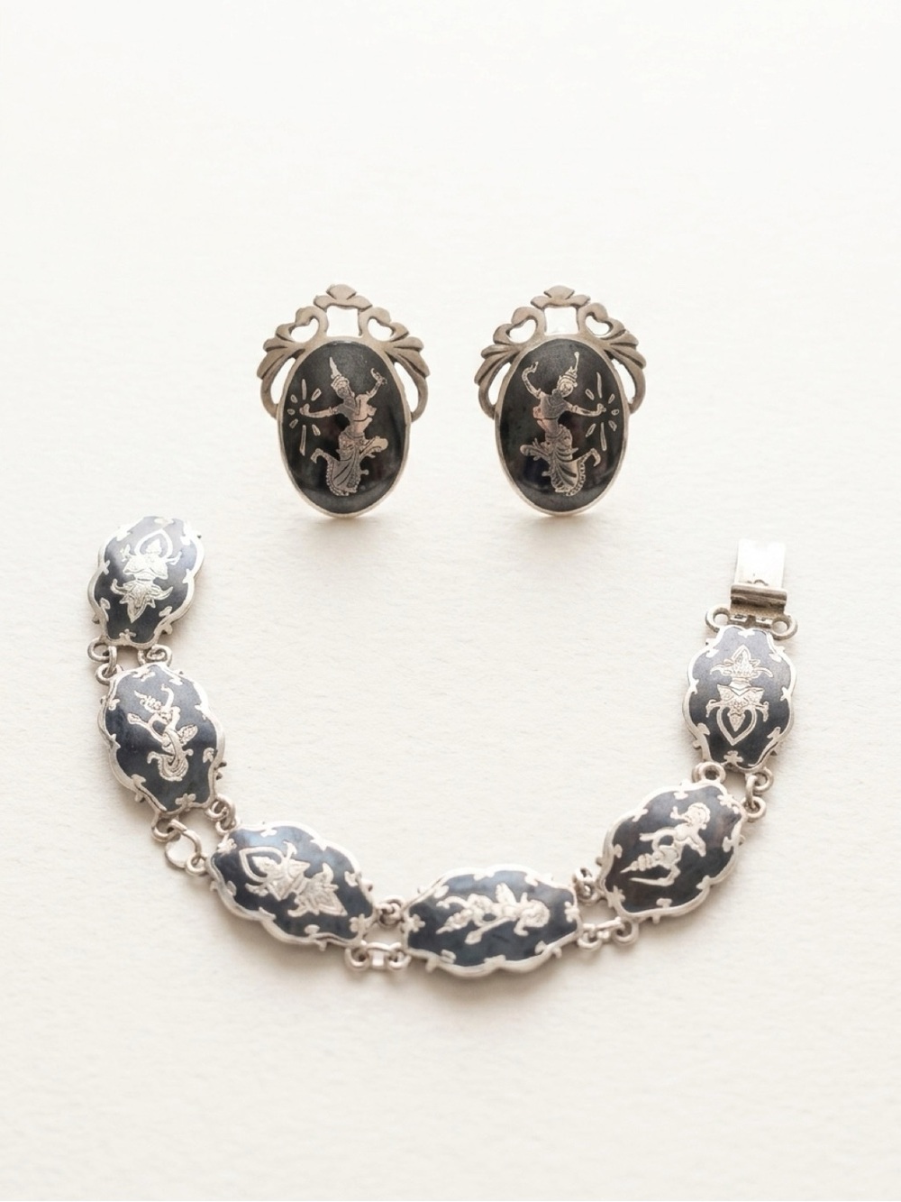 Vintage Siam Sterling Silver Niello Bracelet &Earrings Set